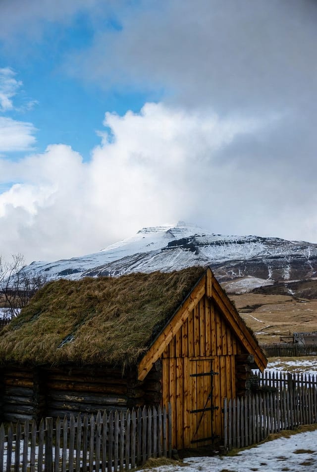 Iceland: Home and Art Magazine